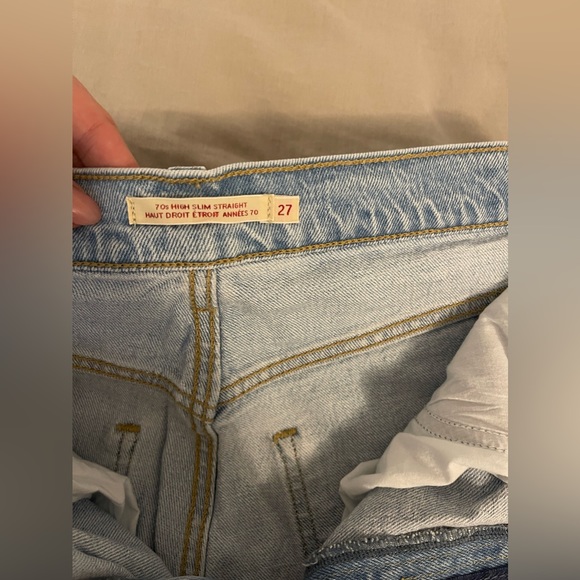Light washed Levi’s jeans! (70s high slim straight) - Picture 4 of 6